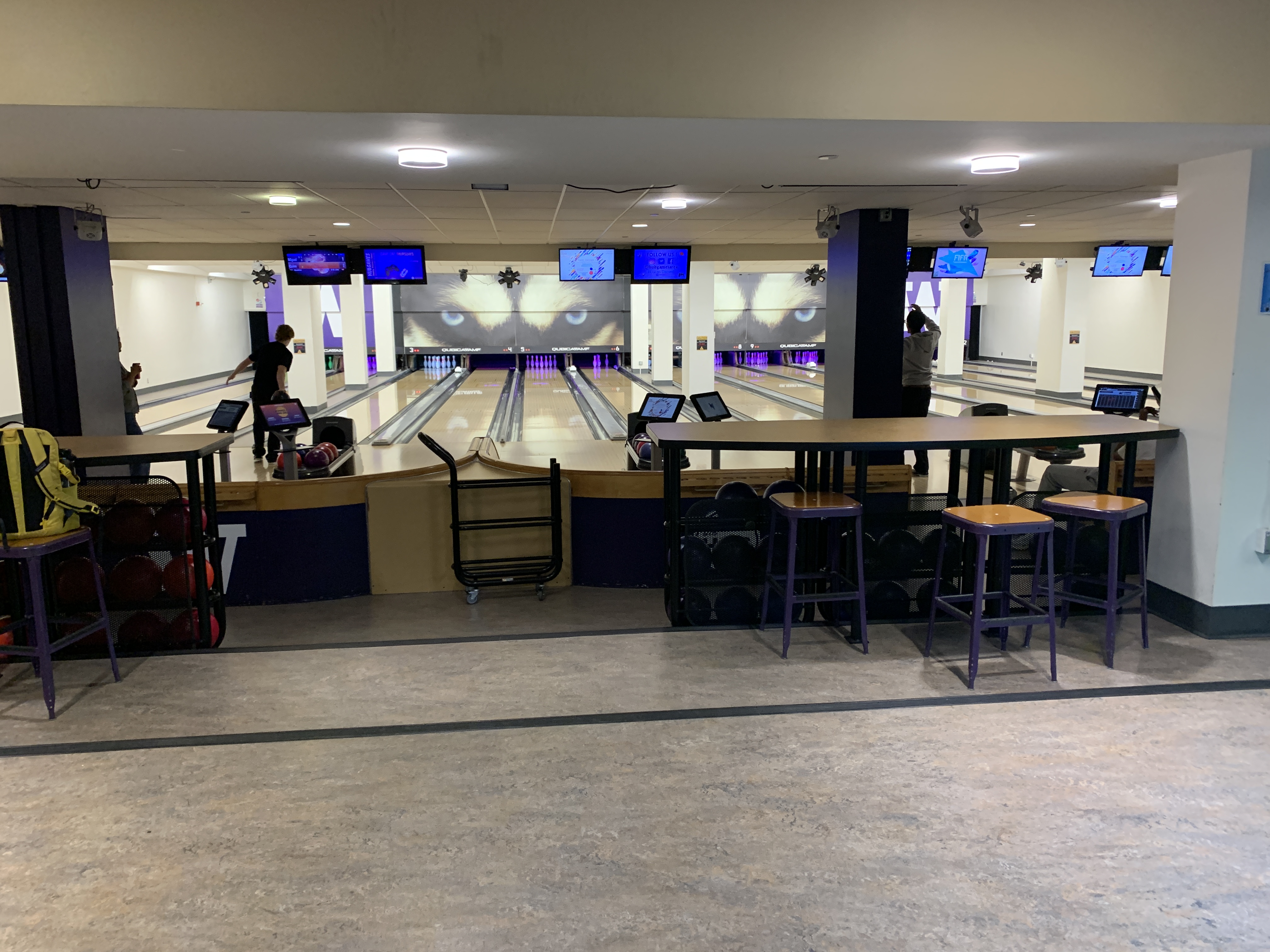 HUB Games bowling alley